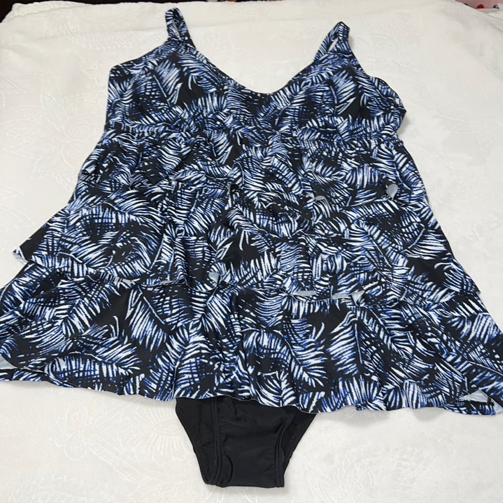 Jaclyn Smith bathing suit